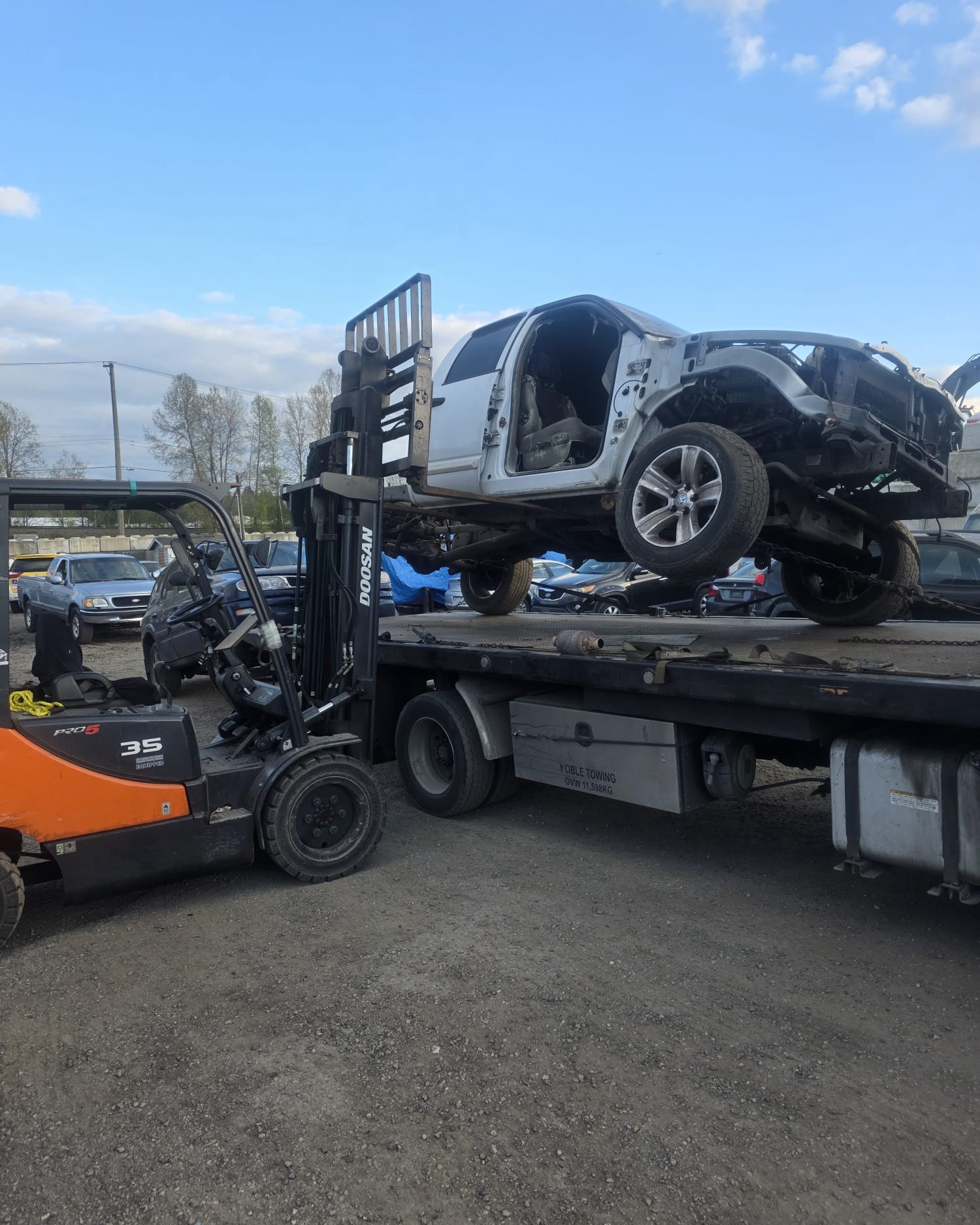 Free scrap car towing for old and damaged vehicles near Mission BC